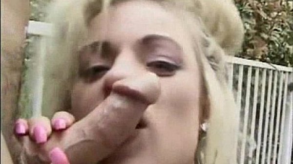 Montana gives a blowjob 