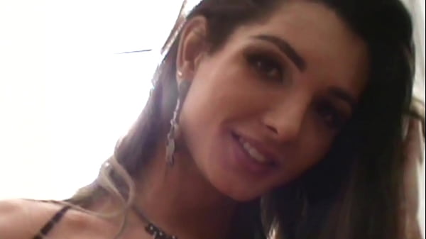 Roberta Cortes Sexy thumbnail