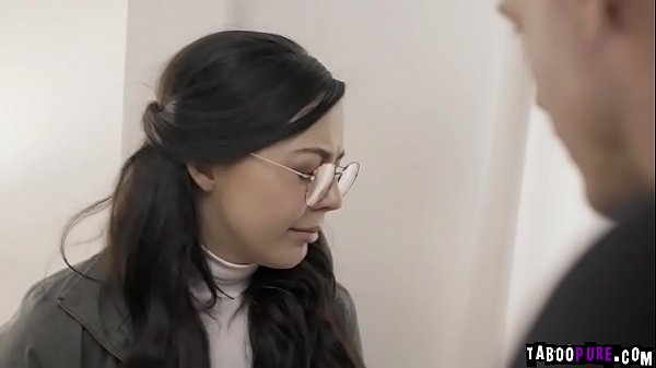 Stunning_brunette gets her pussy eaten_by Derrick Pierce!