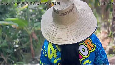 Campesina Inocente Es Follada A Cambio De Unas Gallinas 12 Min1080p thumbnail