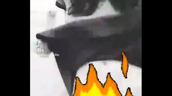 Magrinha dan&ccedil;ando e tirando a calcinha acesse o link para ver o v&iacute;deo sem os emojis 01 20 06 21mega 