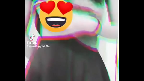 Magrinha dan&ccedil;ando e tirando a calcinha acesse o link para ver o v&iacute;deo sem os emojis 01 20 06 21mega