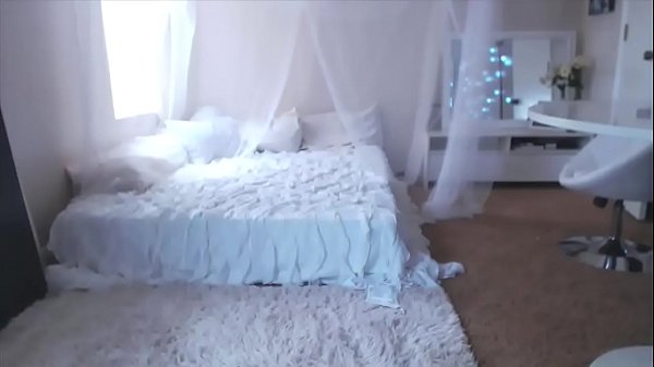 Sexy Redhead With A Huge Ass Masturbates With_Metal Dildo www_chawebcams tk