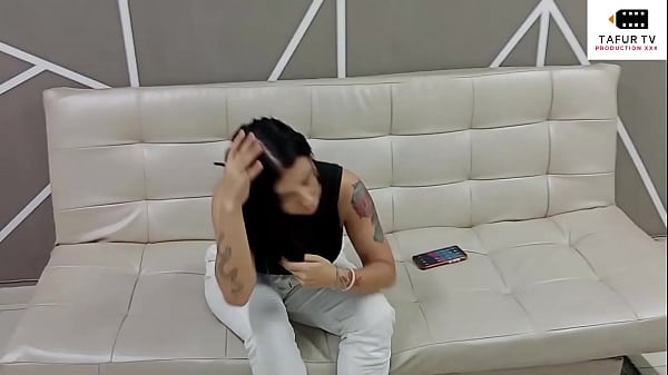 Play MP4 - Invito a mi mejor amigo a mi casa y terminamos en gran follada - CUMSHOT UN MOUTH HISTORIA COMPLETA