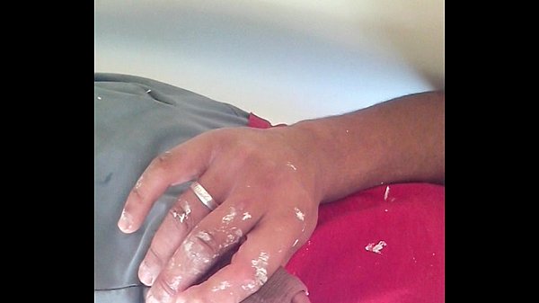 Play MP4 - Meu pau molhado no servi&ccedil;o