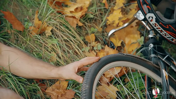 Play MP4 - Nude gay bear cyclist and masterbating under the autumn tree