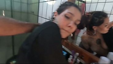 Amigo no videogame, esposa do banho levou rola no banheiro e depois deu pro meu amigo com tapa