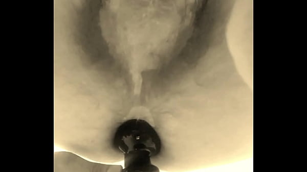 Anal plug n play with cumshot