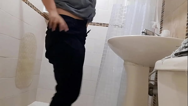 camara escondida_a la madre de miamigo parte 1