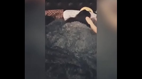 Sexo anal mi padrastro entra a mi cuarto y me la mete por el culo vol 1