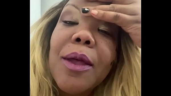 Play MP4 - Chubbiepie does Yoga