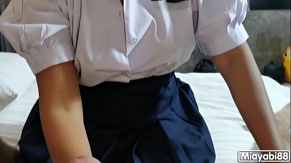 Play MP4 - เย็ดนักเรียนไทย อมควย ขึ้นโยก แตกใส่กระโปรงผ้ามัน