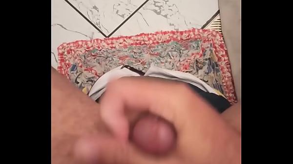 Senti vontade de bater uma efui no_banheirojogar um leite_fora