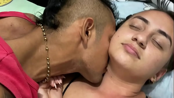 Play MP4 - estaba en mi celular y mi hermanastro llega haber que estoy asiendo y lo que quiere follar