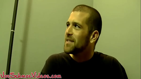 Play MP4 - Hung amateur Wade strokes receives blowjob from mature man