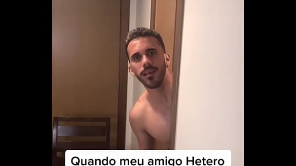 Quando meu amigo Hetero pede para eu pegar a toalha pra ele Instagram:@rickeosboysoficial