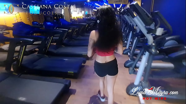 Saindo da academia encontrei minha amiga Cassiana_Costa para uma_brincadeira