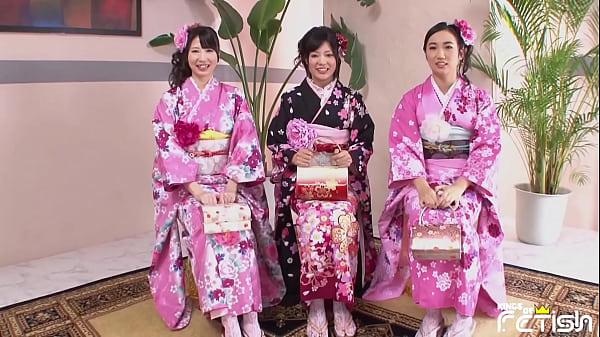 Young japanese chicks get naughty and show their gorgeous bodies