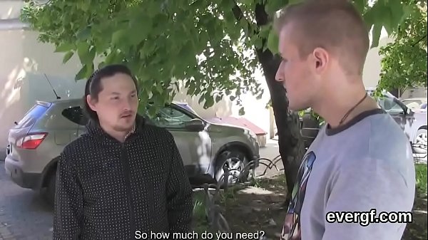 Penniless boyfriend allows nasty pal topound his companion forbucks