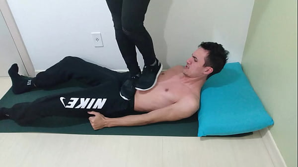 Trampling with running shoes and adventure boots 