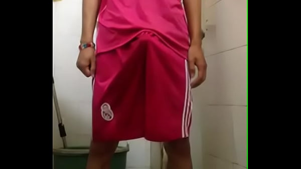 Play MP4 - Viietnam boy mắc t&egrave; xử lu&ocirc;n ra &dstrok;ồ mới mua