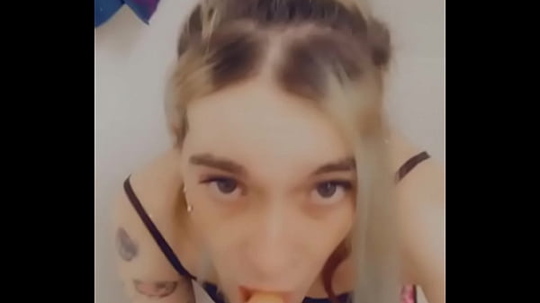 Booty Short Shorts Babe thumbnail