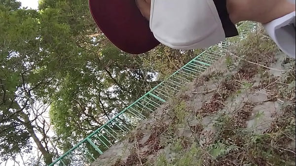 Play MP4 - 樱花循樱花径至观景台&comma;有爱要纪念碑。