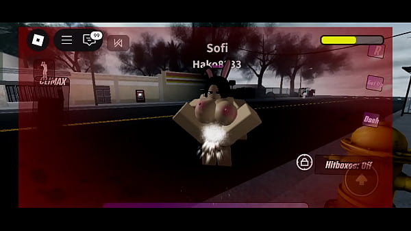 Putita es follada por todos en un cumbat