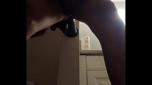 Play MP4 - Sexy femboy playing in the bathroom with her toy