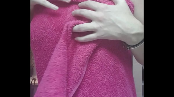 Je sort de la douche mes coquins qui me pr&eacute;pare un caf&eacute; svp 