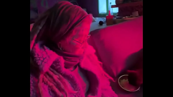 Nonton Who Else Loves Cookies? In Between Those Film Shoots, I Always Need Something To Eat To Stay Focused And Energized! ... thumbnail