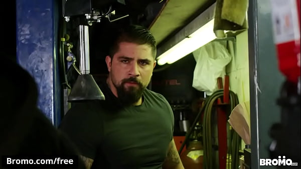 Play MP4 - Fucking My Mechanic For Doing A Bad Work - BROMO