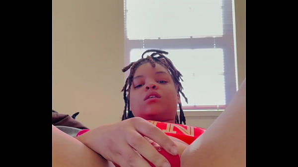 Play MP4 - Ebony pussy squirting