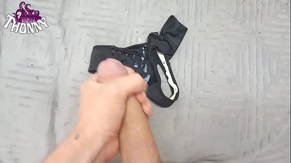 Encontrei A Calcinha Da Minha Cunhada Em Cima Da Cama thumbnail