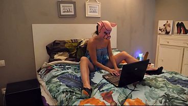 Nonton A Youger Girl Masturbing Herself With Big Dildo !!! Hot Hot Hot ! thumbnail