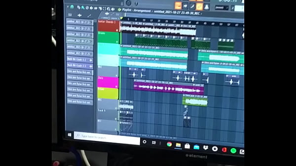 Nonton Crabby thumbnail