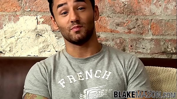 Play MP4 - Handsome and muscular latino wanks his cock until cumshot