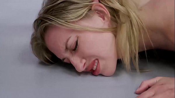 Cheyenne jewel naked fight against riley reyes with pussy fingering and hard strapon sex for the loser