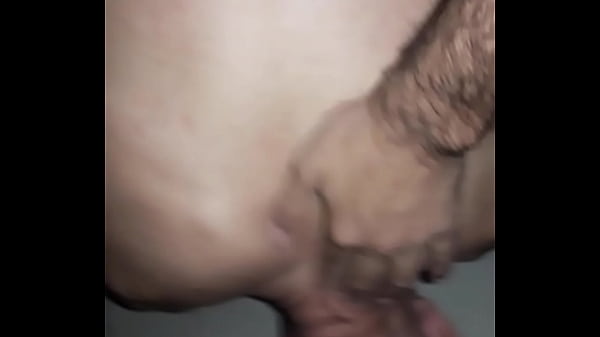 Fudendo coroa no pelo em sauna 