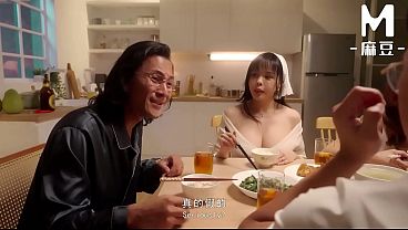 Play MP4 - ModelMedia Asia - During the Mid-Autumn Festival reunion&comma; my stepmother and stepsister took my virginity