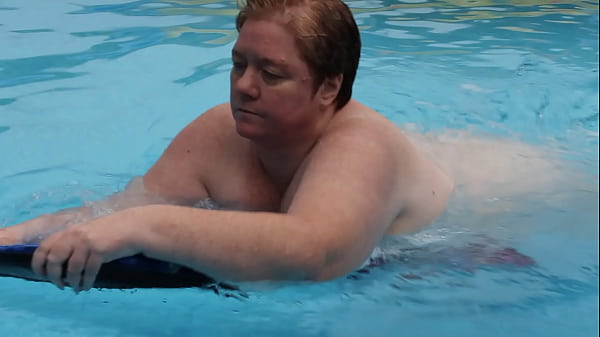 Play MP4 - 20150724 swimming pool 01&period;MOV