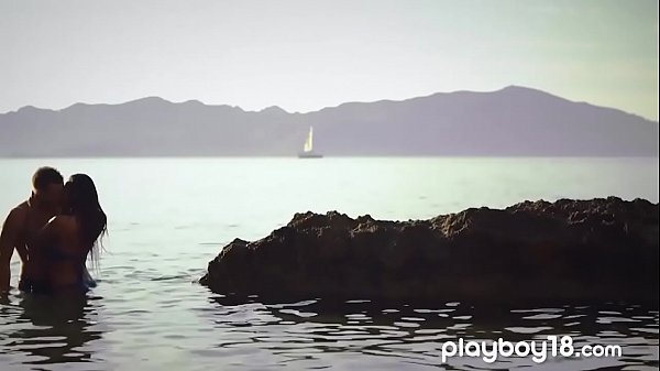 Play MP4 - Busty czech teen fucked in the ocean by her lover