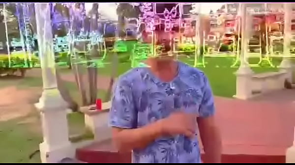 Merlo se coge a todos los de la plaza vera 