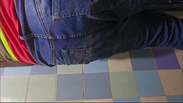 MEU CHEFFE ME FUDENDO GOSTOSO NO BANHEIRO DO TRABALHO 