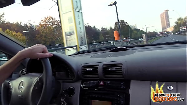 Petite Slut Pulls Up to Blind Date Naked Ready to Fuck 