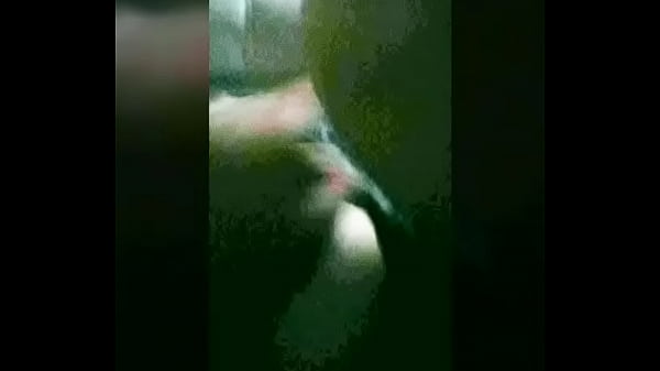 Levando picaassistindo tv