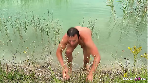 Play MP4 - Petite Nudist Teen Aliz seduce to Anal Sex by Stranger at the Beach