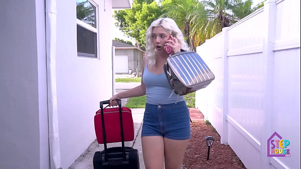 After Losing Defamation Trial Blonde Celebrity Has To Find A Place To Stay thumbnail