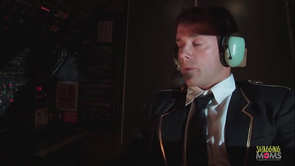 Play MP4 - Flight attendant having fast sex with the first officer in the cockpit