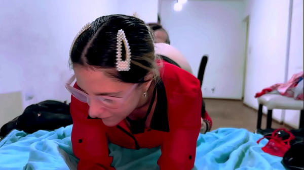 Abogada principiante se deja cojer por  su trabajo ft. DivinaMaruuu 